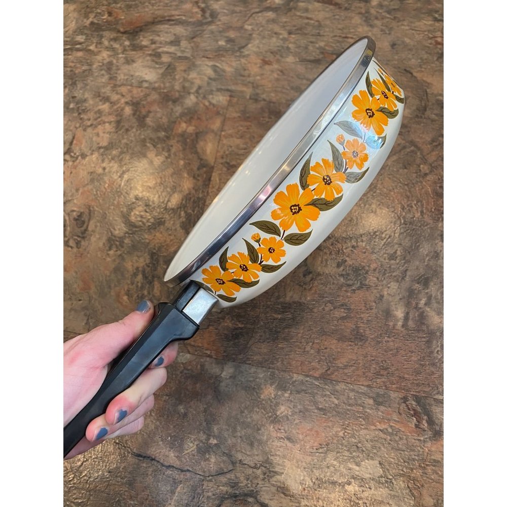 Mcm enamel flower pan 10”